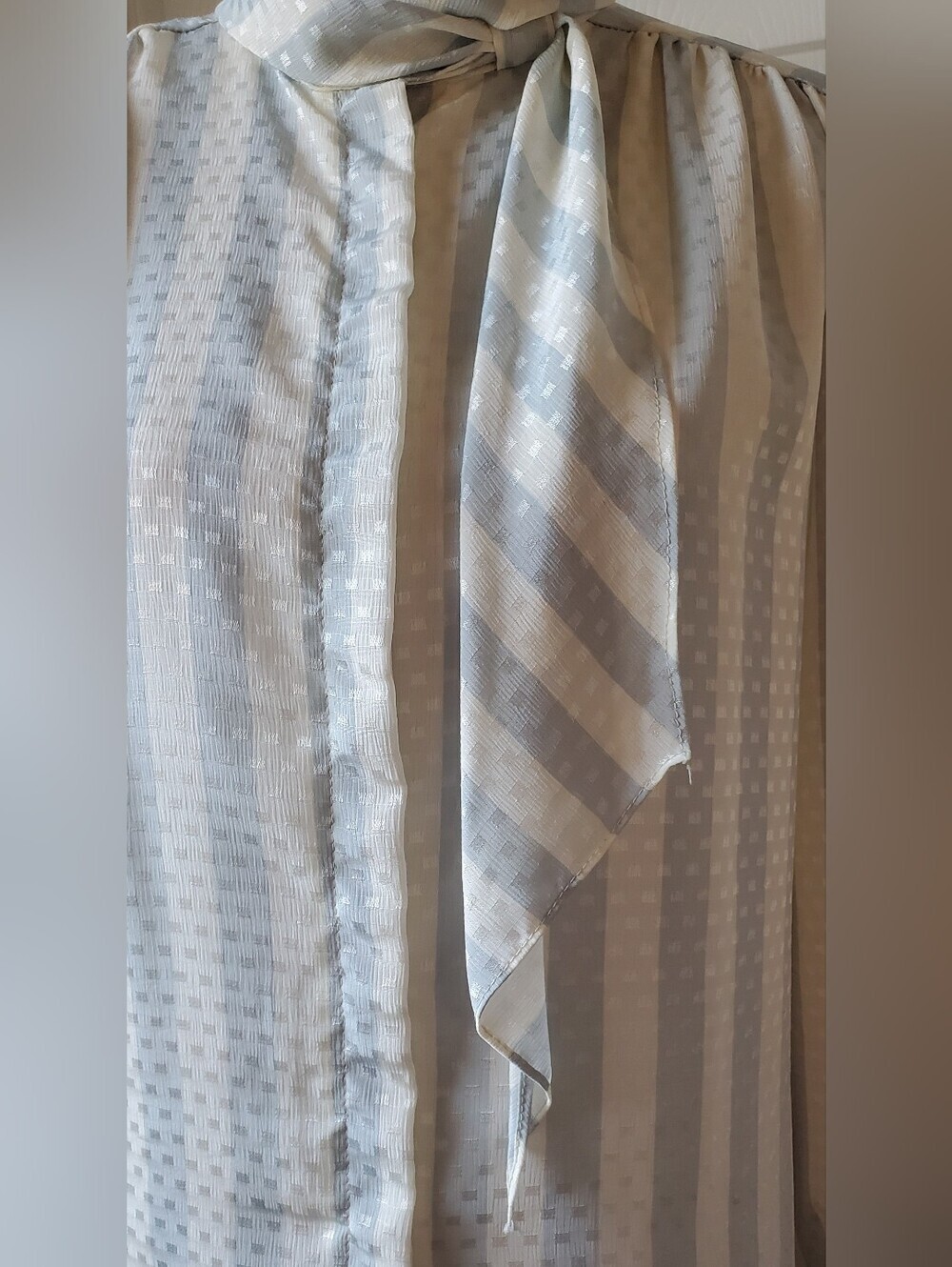 Vintage Rhodes Collection Blue Tie Neck Jacquard Blouse Long Sleeve Size 12 - Picture 6 of 9